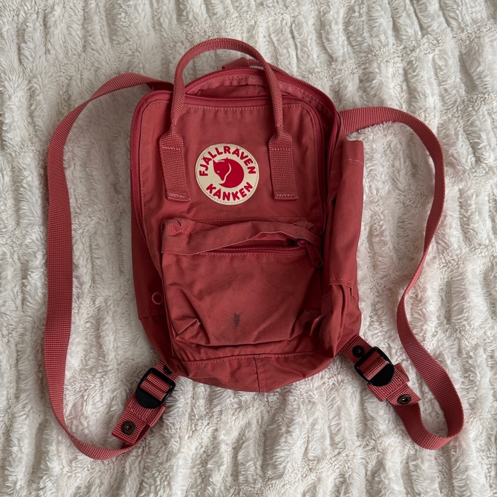 Fjallraven Kånken Coral Red Backpack